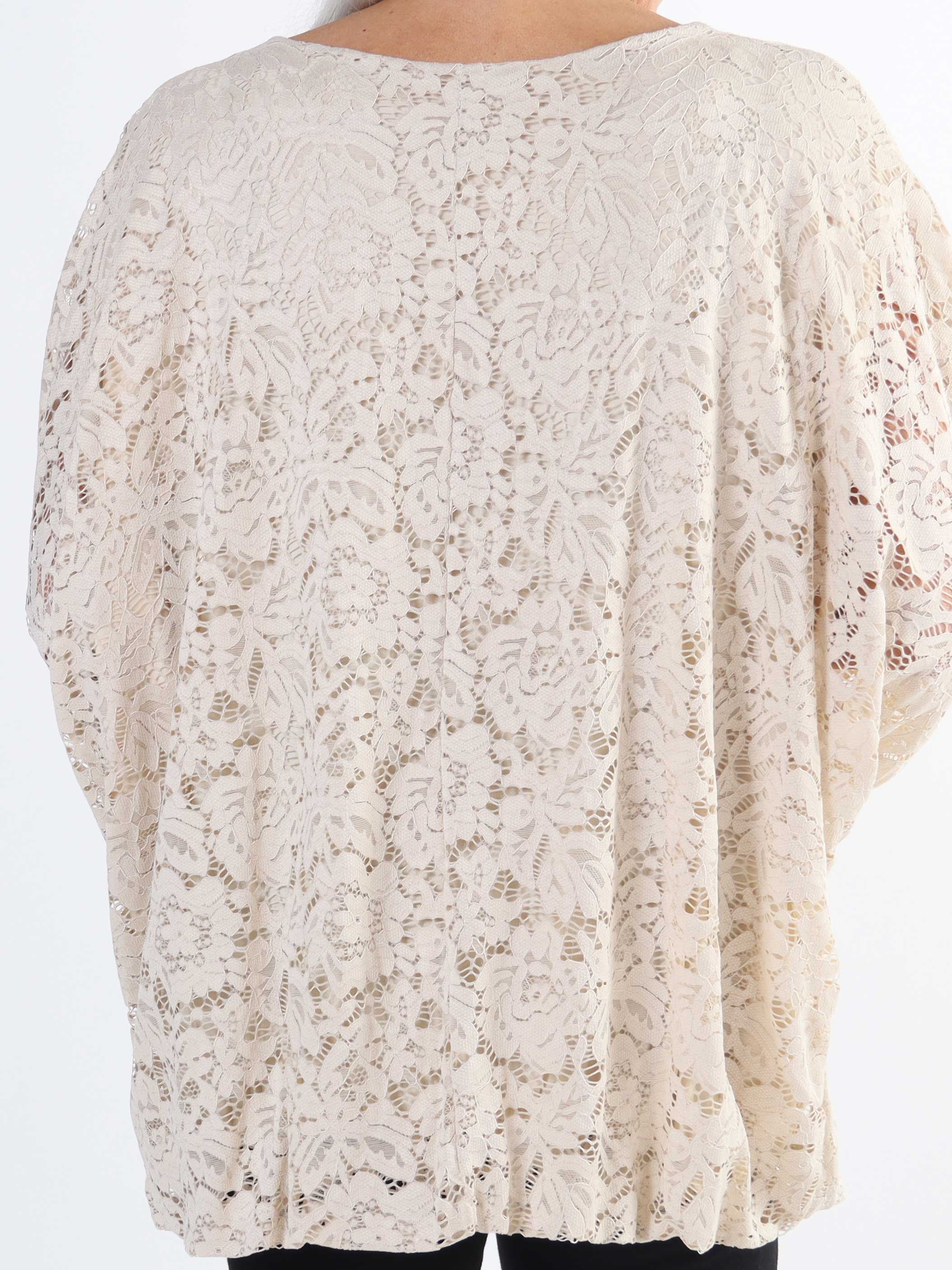 Destiny Lace - Plus size spetsblus med fladdermusärmar